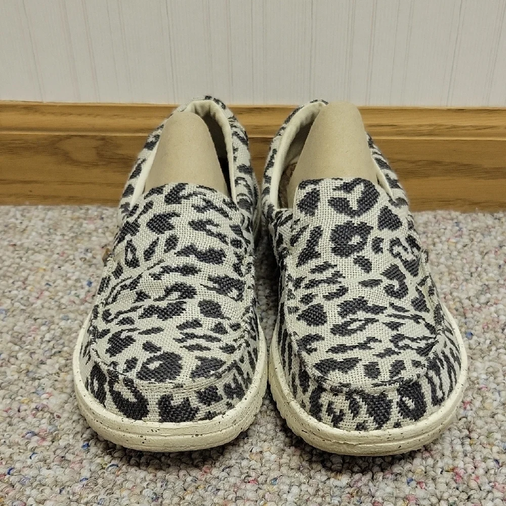 Hey Dude Woven Cheetah Grey Print fabric Slip-On Women's Shoes 6 coastal summer - Picture 1 of 8